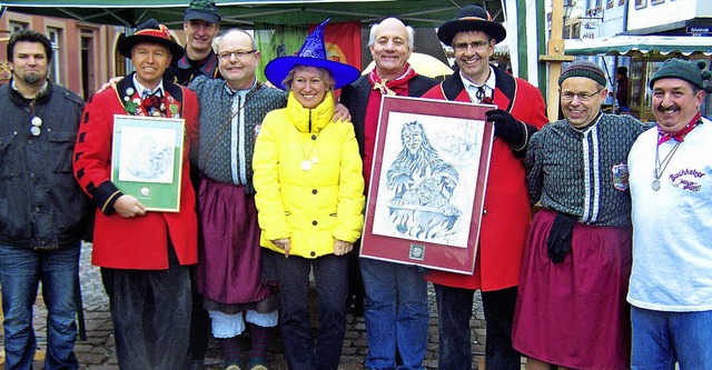 Die Originalvorlagen fr die Fasnetsta...erwindemer Schindlejokeln ersteigert.   | Foto: Sylvia Timm