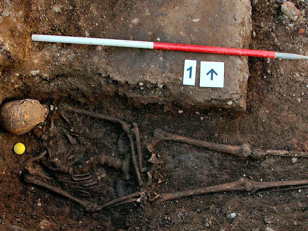 Unter einer Parkplatzflche ruhte der britische Knig 500 Jahre lang, bis Archologen ihn vergangenen August ausgegraben haben.