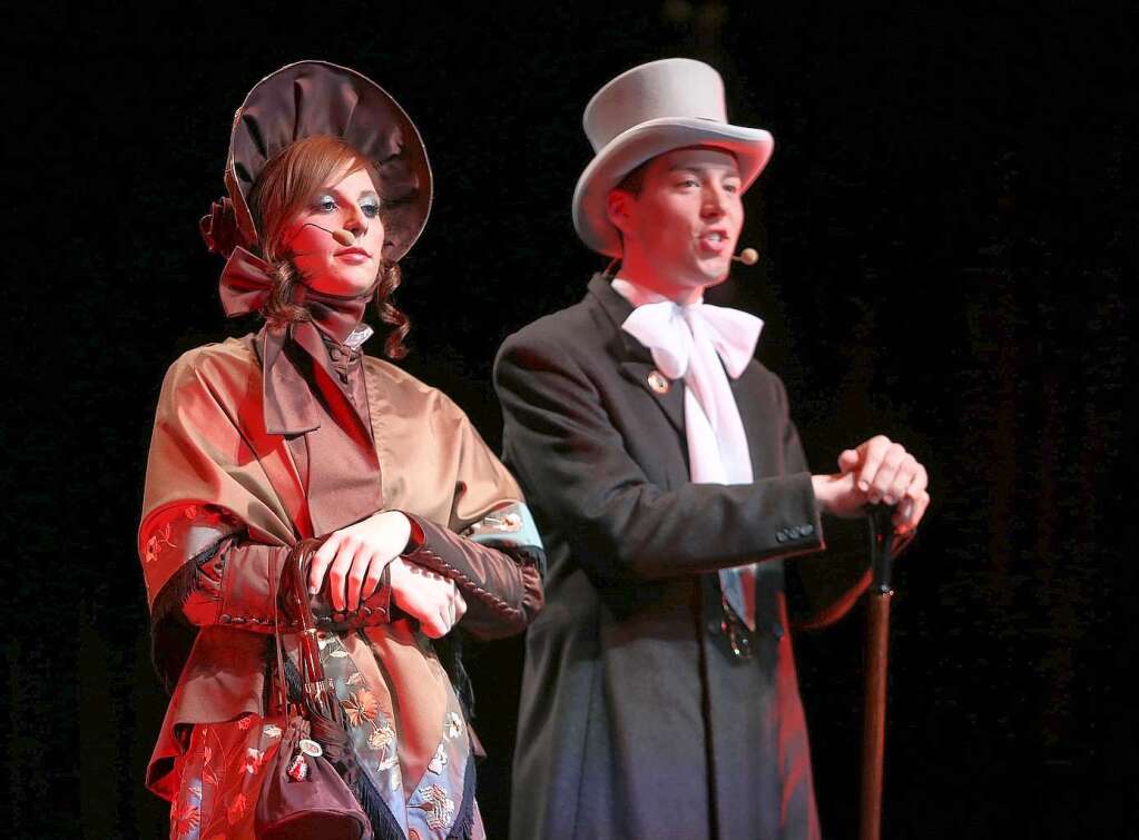 Franziska Elble und Peter Fischer meisterten souvern ihre Rollen als Traditionsfiguren Veef und Andres.