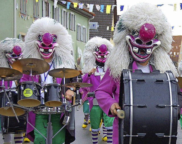 Gehren zur Fastnacht wie Konfetti und...r die Nodeschrottler aus Ehrenstetten.  | Foto: Andrea Gallien