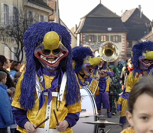 Es war ein Umzug der Rekorde: 3500 Hs...el genossen mehrere tausend Zuschauer.  | Foto: Volker Mnch