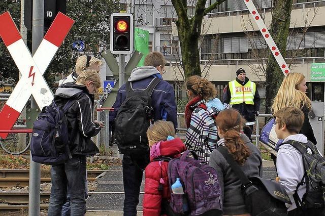 Polizei berwacht S-Bahnhfe