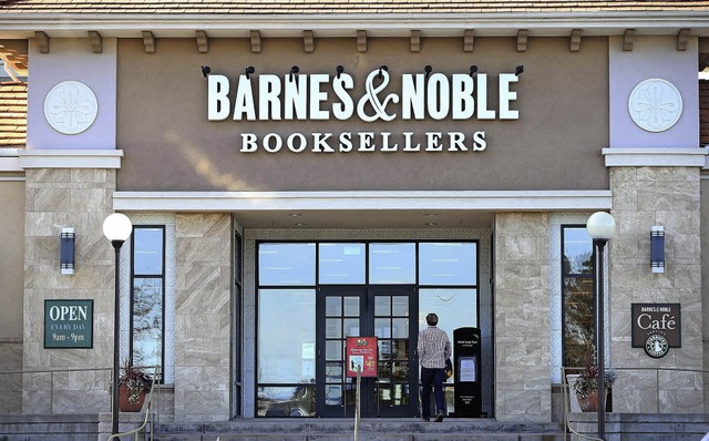 Noch offen: eine Filiale der US-Buchhandelskette Barnes &amp; Noble   | Foto: AFP
