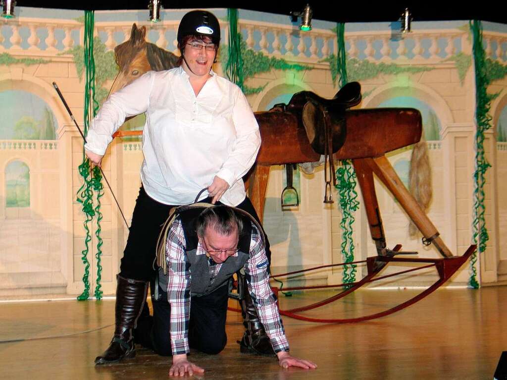 „Circus Maximus“ in Riegel: Walter Zimmermann und seine Reiterin Ramona Rombach