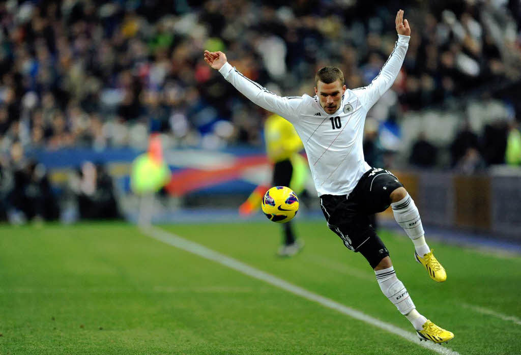 Gute Haltungsnoten, sonst nicht weiter auffllig: Lukas Podolski wurde in der zweiten Halbzeit ausgewechselt