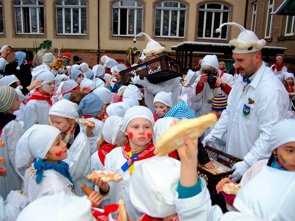 Klpperle-Wette der Schwarzenbergschule gegen die Krakeelia