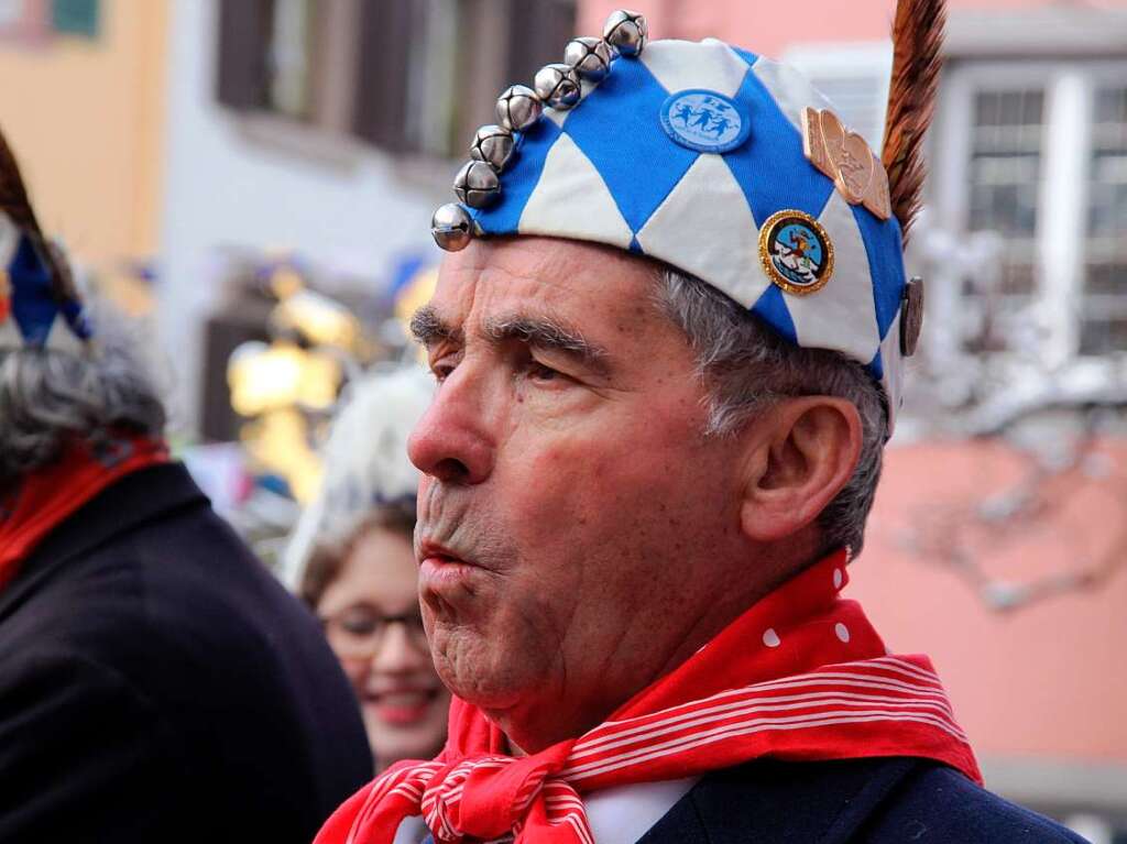 Sturm auf das Rathaus: Die Narren bernehmen in Staufen die Macht.