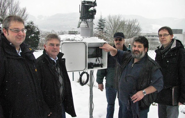 Sie weihten die neue Wetterstation im ...hian, Helmut Kohler und Ralf Dubler.   | Foto: Michael Gottstein