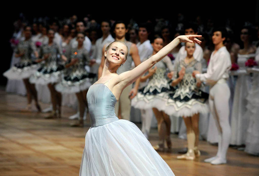 Skandalfreier und starbesetzter Wiener Opernball 2013