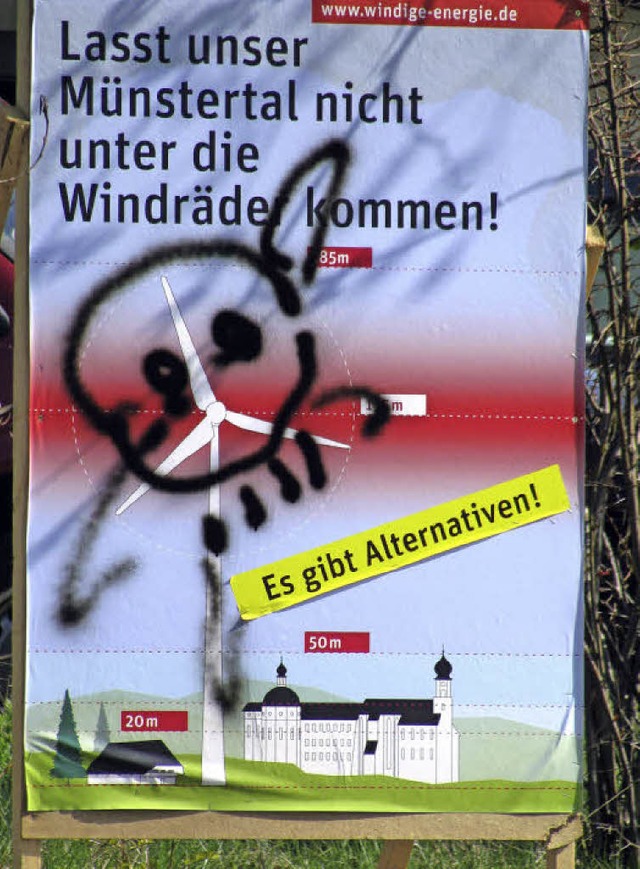 Seit Mrz 2011, als dieses Plakat in M...indkraftnutzung keineswegs angenhert.  | Foto: Manfred Lange