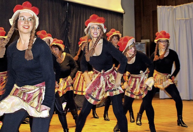 Gruppe &#8222;Popo Dolce Dancers&#8220...r Hhepunkt des Abends beim HSV-Ball.   | Foto: Joachim Hahne