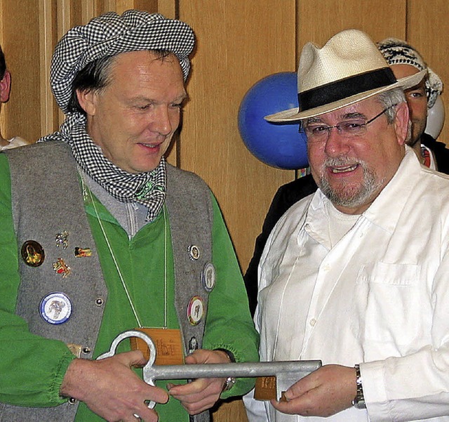 Schlsselbergabe Fasnacht Kandern  | Foto: Jutta Schtz