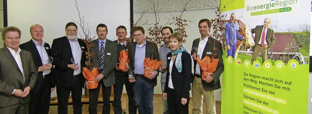 Umweltminister Franz Untersteller (lin...l Wei (Vierter von rechts) fr Zell.   | Foto: Energieagentur