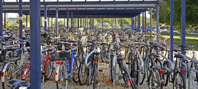 Besonders Park-and-Ride- sowie Bike-an...lagen in der Region werden gefrdert.   | Foto: Frank Kiefer