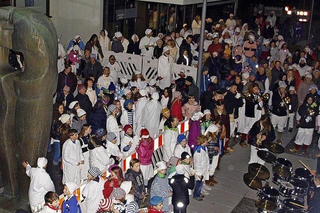 Nrrische Massen feiern meist friedlich