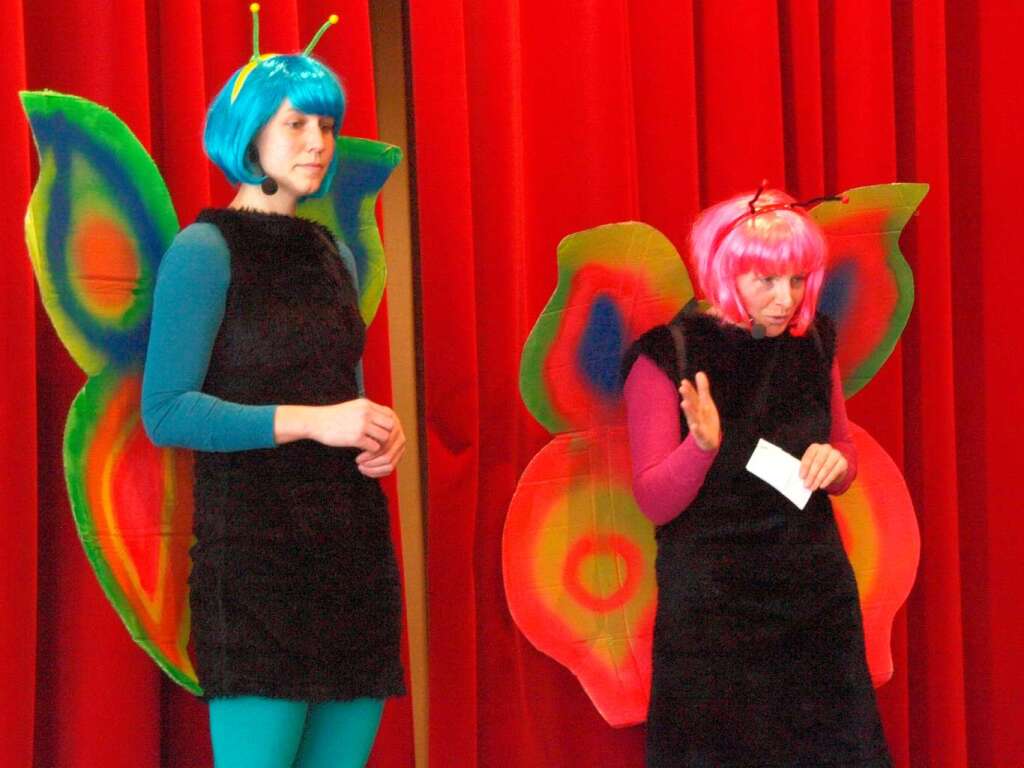 Eine gut gefllte Dachsberghalle sah eine Talentshow mit eindeutigen Highlights, moderiert von zwei Schmetterlingsdamen.