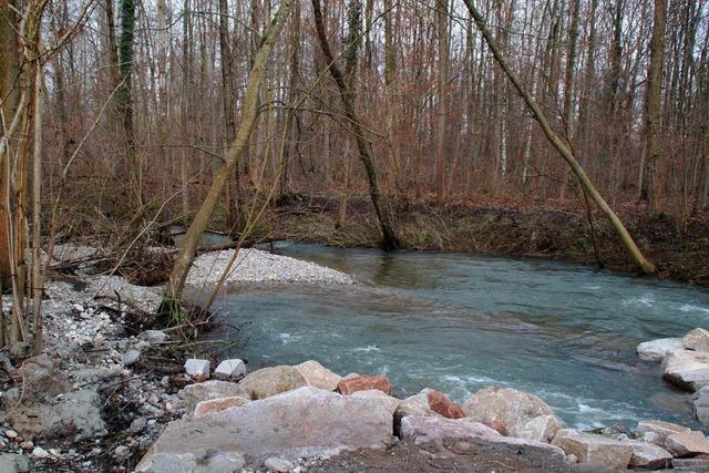 rger in Rheinhausen: Hochwasser hinterlsst Mll und Erosion