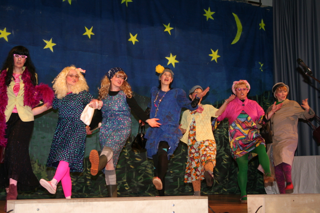 Das Schachtle Ballett: Dies Buchholzer Närrinnen sind bekannt für ihre tollen Fasnet-Aufführungen. Das Schachtle Ballett: Dies Buchholzer Närrinnen sind bekannt für ihre tollen Fasnet-Aufführungen.