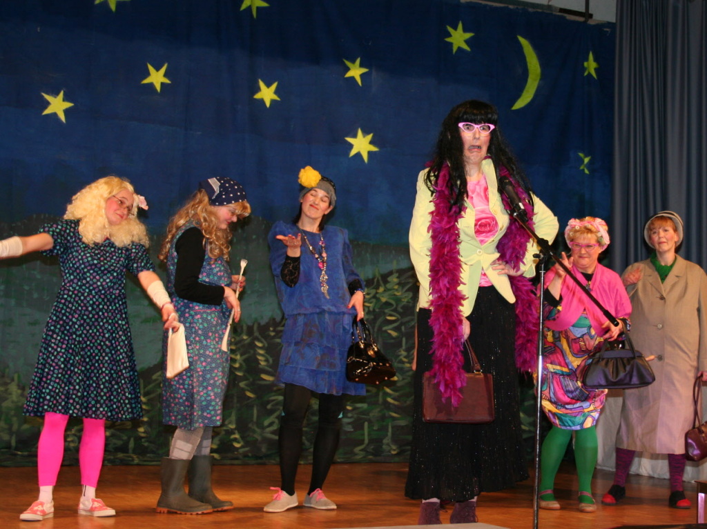 Das Schachtle Ballett: Dies Buchholzer Närrinnen sind bekannt für ihre tollen Fasnet-Aufführungen. Das Schachtle Ballett: Dies Buchholzer Närrinnen sind bekannt für ihre tollen Fasnet-Aufführungen.