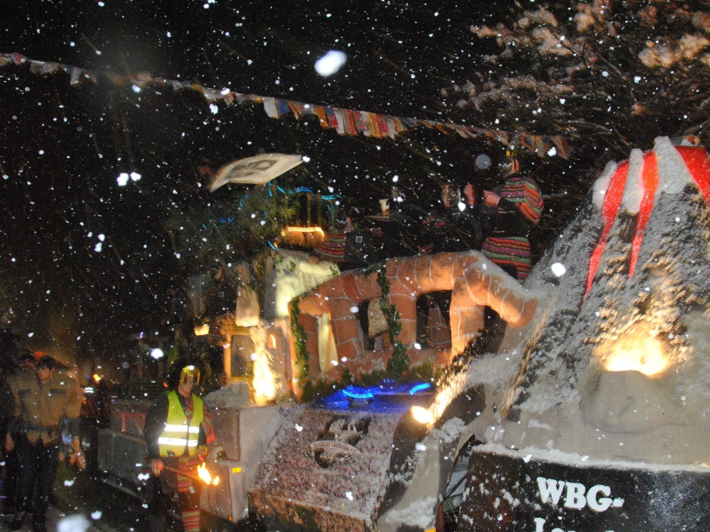 Fackelumzug im GlottertalWarm eingepackt bei Schneefall: Weltuntergangsstimmung oder der Maya-Kalender lgt aus Denzlingen/Glottertal