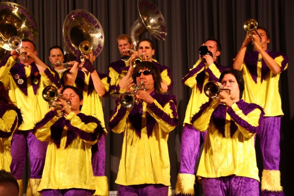 Die Gässlifätzer euphorisierten das Publikum mit ihren Rhythmen. (Foto: Silvia Faller) Die Gässlifätzer euphorisierten das Publikum mit ihren Rhythmen. (Foto: Silvia Faller)