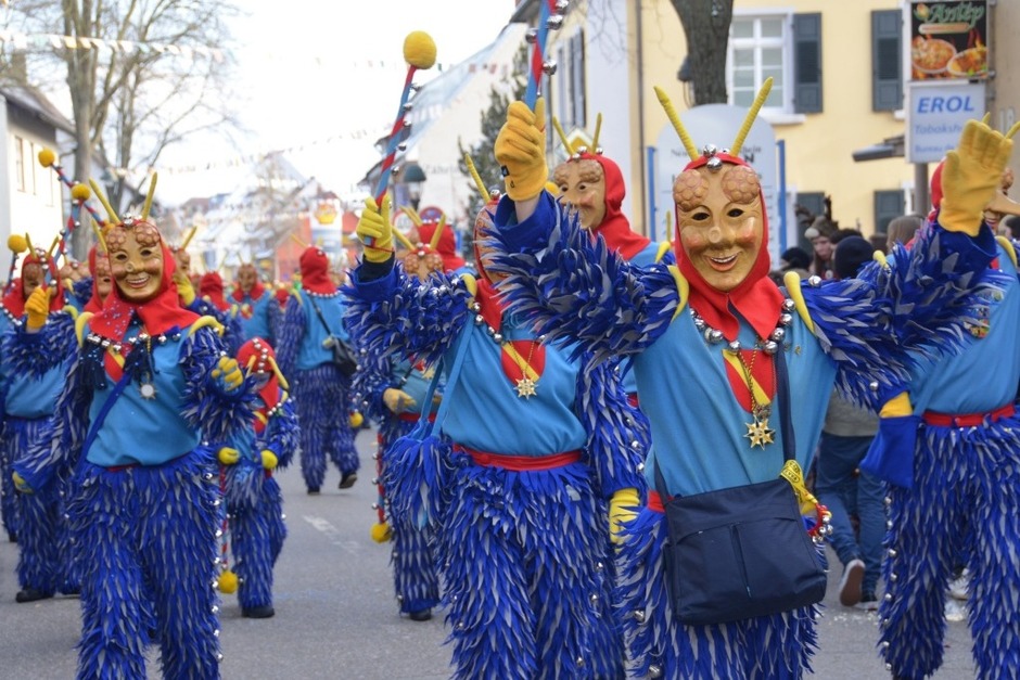 Ausgelassene Stimmung bei den Narren wie bei den närrischen Zuschauern (Foto: sigrid umiger) Ausgelassene Stimmung bei den Narren wie bei den närrischen Zuschauern (Foto: sigrid umiger)