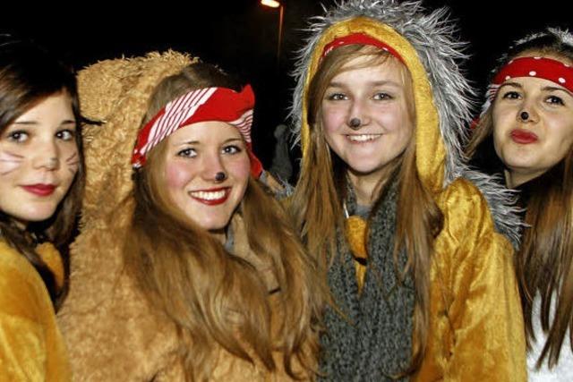 Viele strmen zur Aldener Strossefasnacht