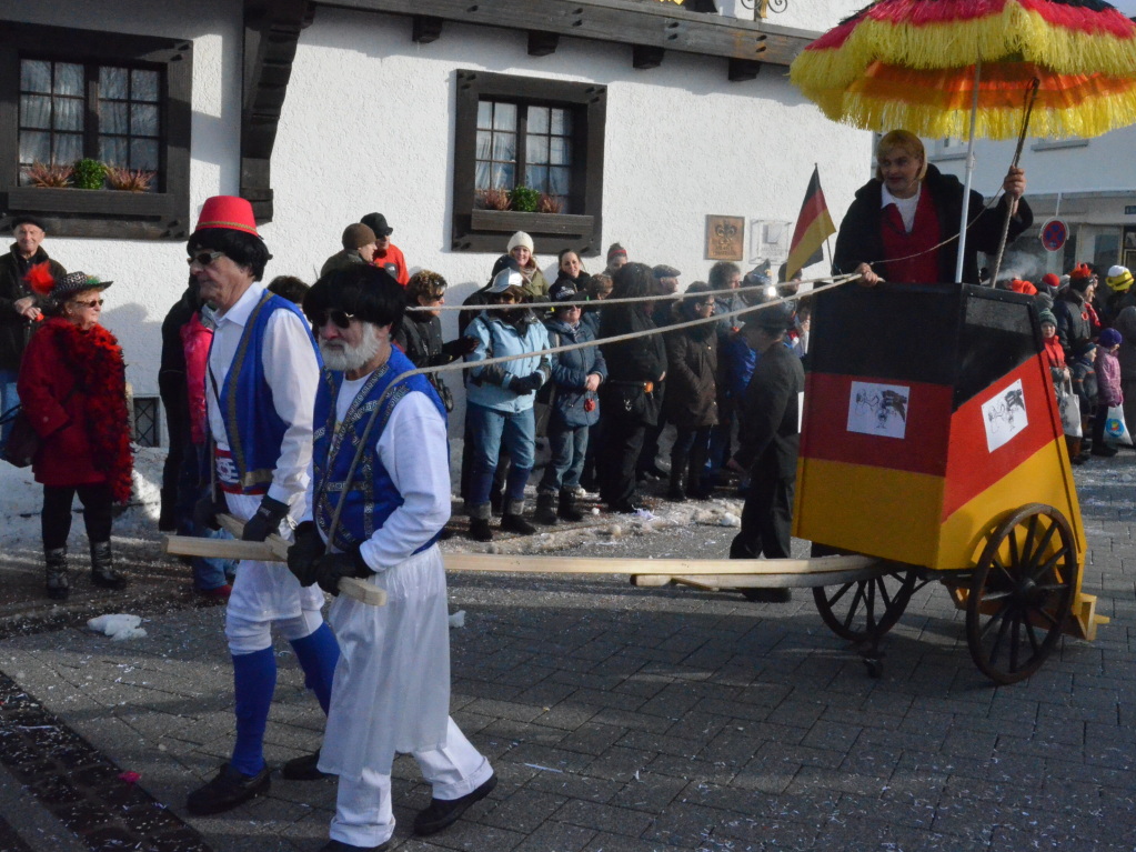 Huserner Wagenbauergruppe „Fridles zmmegwrfelte Hufe“ („Angie und die griechischen Gtter“)