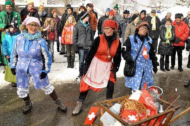 31 Gruppen ziehen durch das Dorf