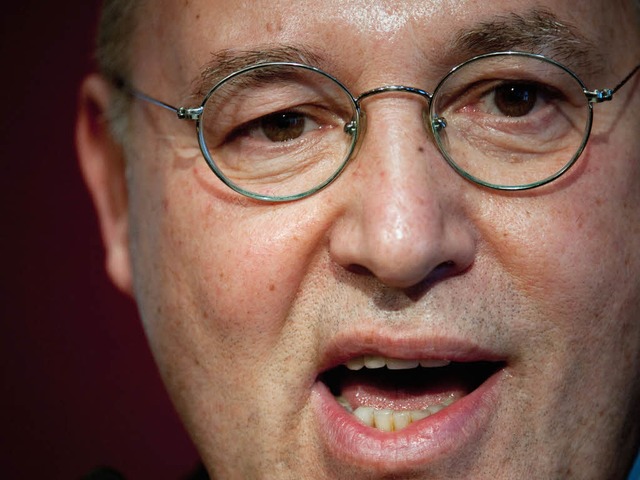 Unter Druck: Gregor Gysi  | Foto: dpa