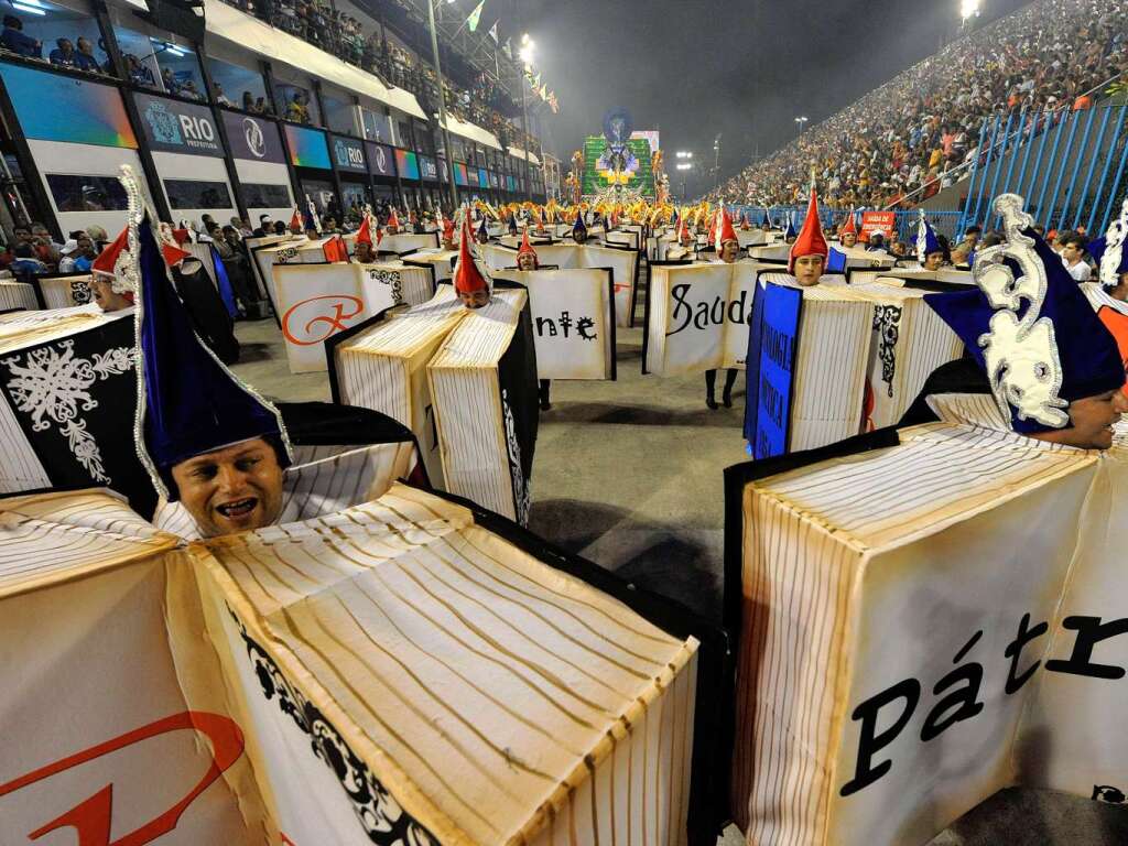 Samba, Sommer und viel nackte Haut - Millionen Narren feiern am Zuckerhut den Karneval.