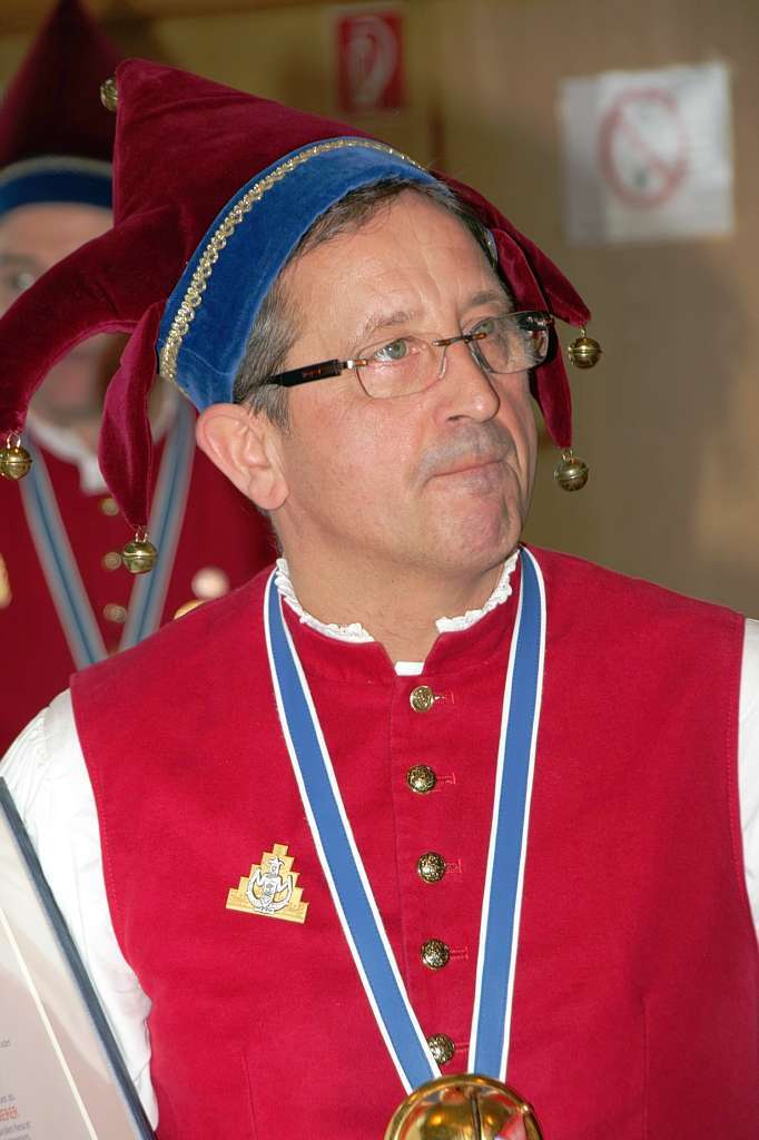 Narrenvesper 2013: Klaus Hirtler wird fr zehn Jahre Zunftmeister geehrt.