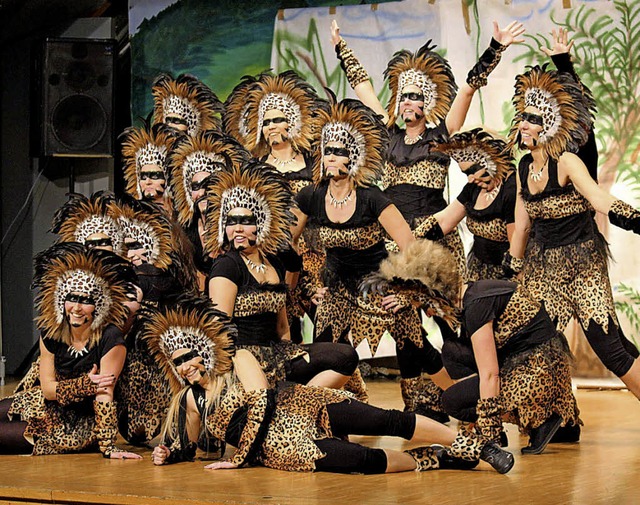 Die Damenriege berzeugte mit Choreografie und Kostmierung  | Foto: Gert Brichta