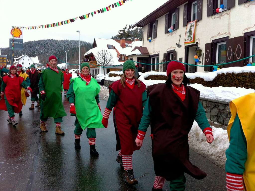 Die Bndelnherinnen aus Lenzkirch liefen durch die Straen