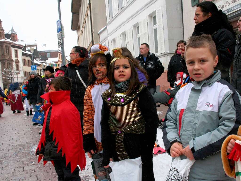 Verkleidet sumten die Kinder den Umzugsweg in Schopfheim.