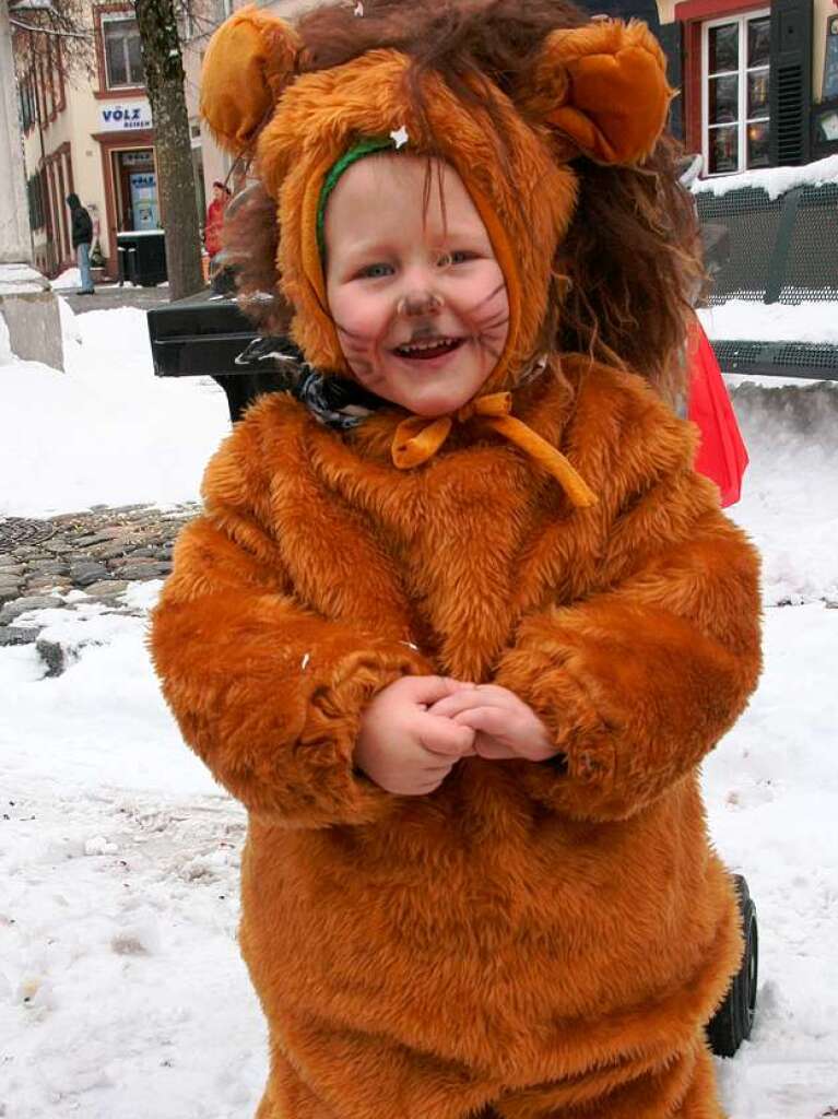 Verkleidet sumten die Kinder den Umzugsweg in Schopfheim.