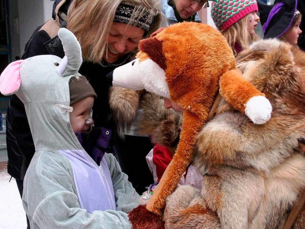 Verkleidet sumten die Kinder den Umzugsweg in Schopfheim.