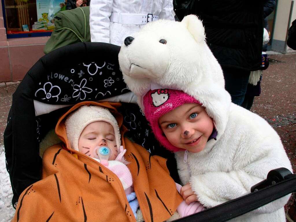 Verkleidet sumten die Kinder den Umzugsweg in Schopfheim.