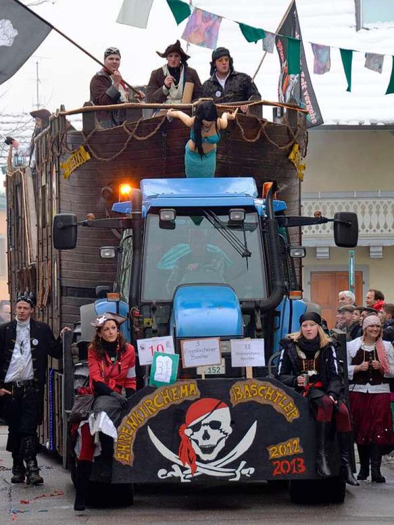 Die Ehrenkirchener Bastler kamen mitsamt ihrem Piratenschiff.