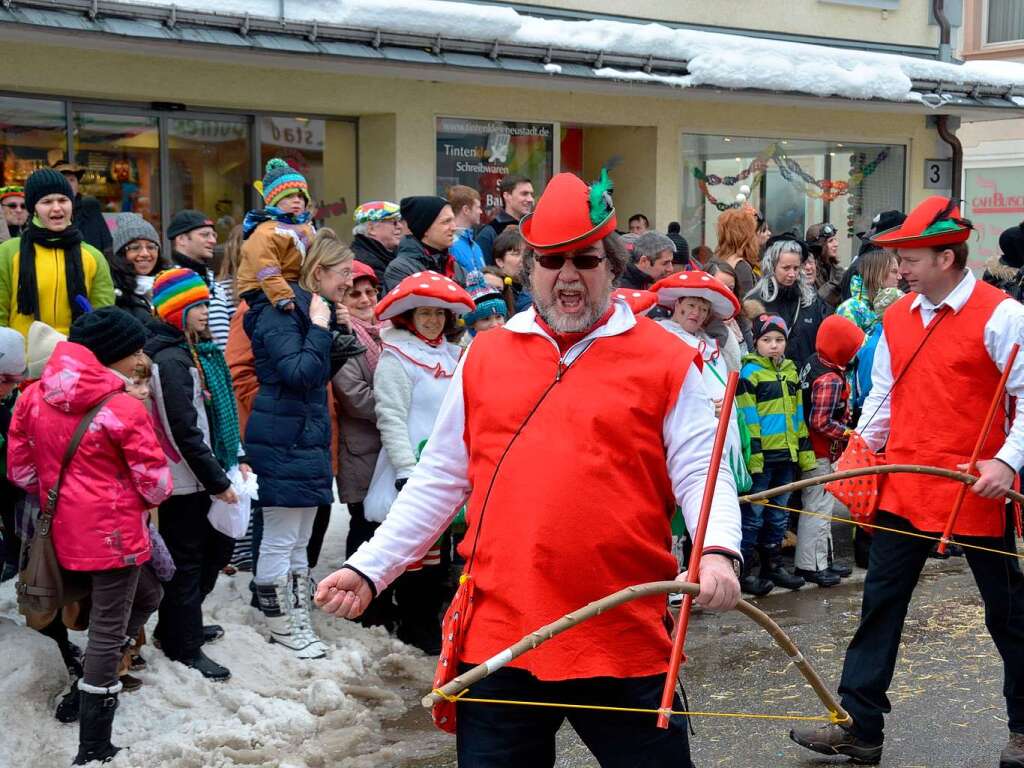 Narri - Narro! <?ZP?>
Bunt und lustig ging’s zu am Fasnetmendig in Neustadt.