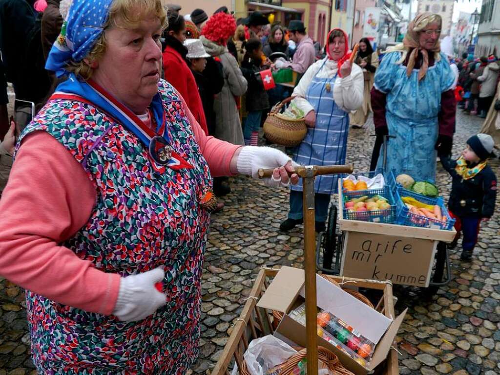 Endinger Fasnetumzug am Fasnetmndig: Mrkt to go - fordern die Hfler