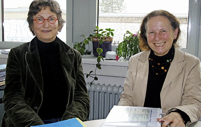 Elisabeth Moderegger (links) und Monik...ber zwei gelungene Informationstage.   | Foto: Katharina Kubon