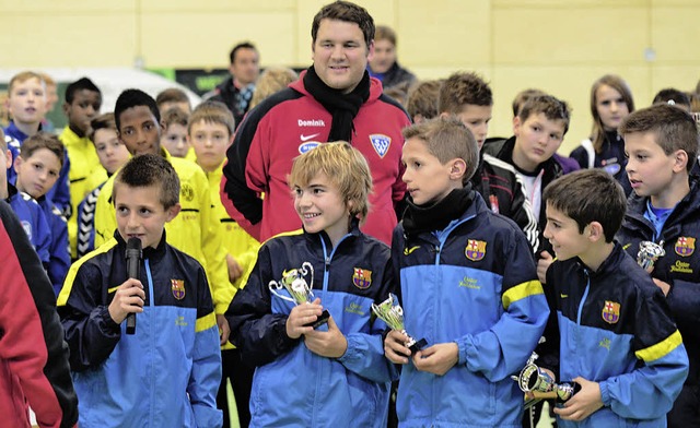 Spieler des FC Barcelona bedanken sich, Dominik Kiesewetter freut&#8217;s.   | Foto: Kaufhold