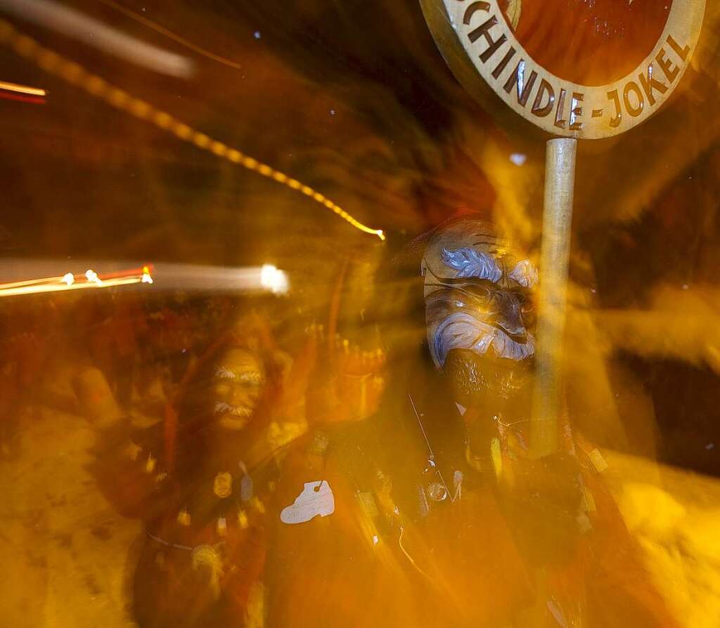 Der Fackelumzug der Schindeljokel aus Niederwinden. Der Fackelumzug der Schindeljokel aus Niederwinden.