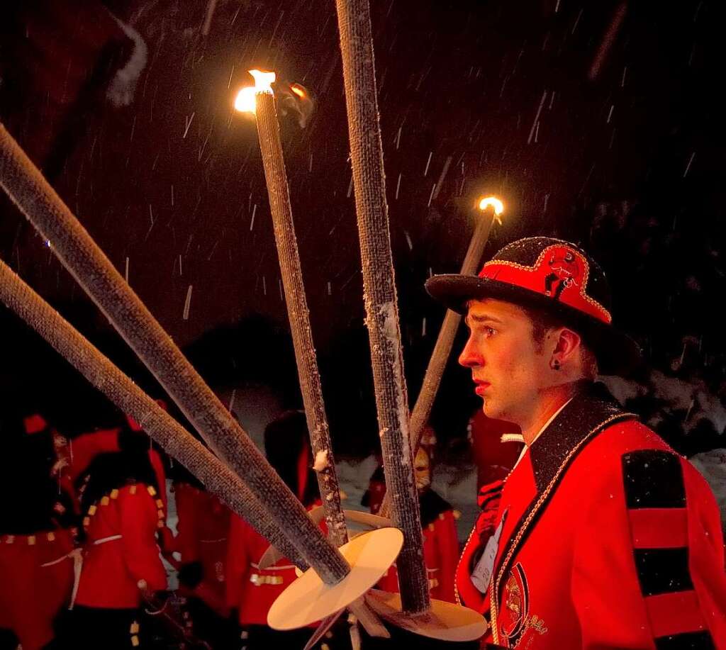 Der Fackelumzug der Schindeljokel aus Niederwinden. Der Fackelumzug der Schindeljokel aus Niederwinden.