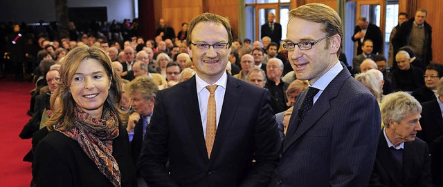 Bundesbankchef Jens Weidmann (r.) spra...eises Freiburger Schule, Margot Selz.   | Foto: Kunz