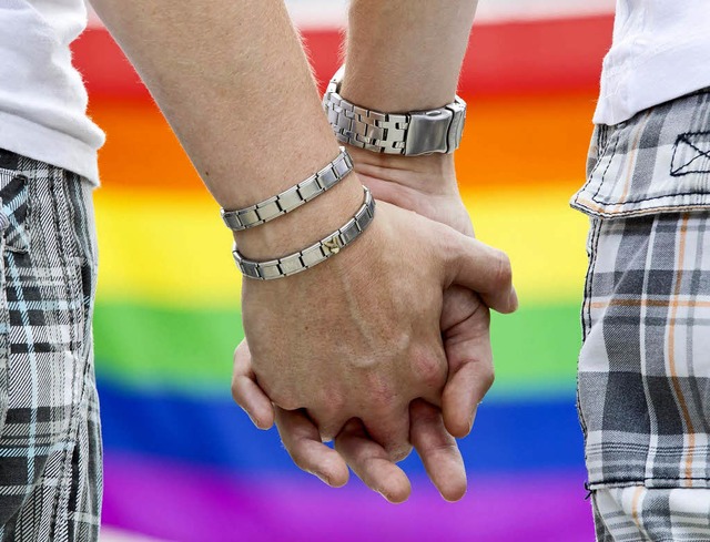 Homosexuelle  sollen knftig in Frankr...ellen weitgehend gleichgestellt sein.   | Foto: DPA
