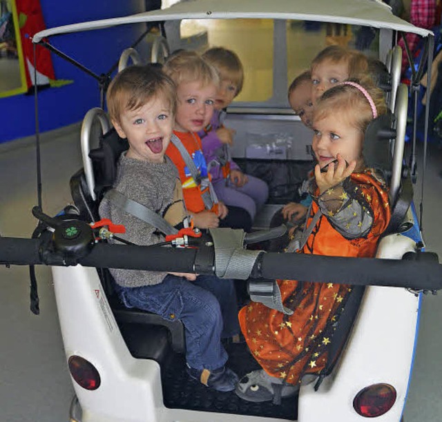 Spa im Kinderbus haben die Jngsten im Kindergarten Auggen.   | Foto: Umi