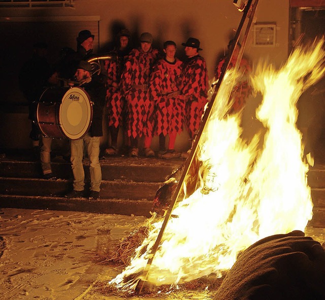 Ungern lie sich der Fasnachtskerli in Hausen entznden.   | Foto: Steinfelder