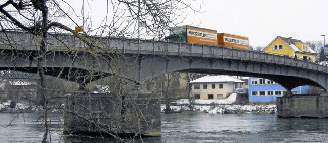 Die Rheinbrcke zwischen Waldshut und ...ngsarbeiten fr drei Monate gesperrt.   | Foto: Gerard